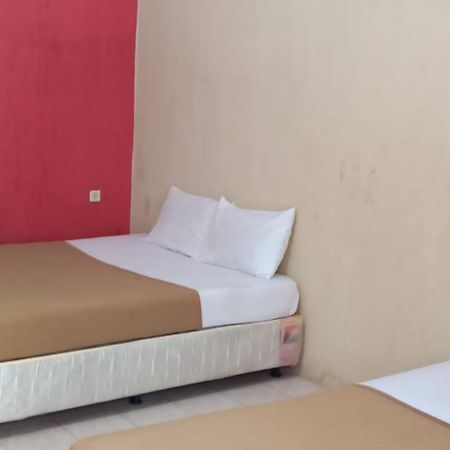 Hotel Nirwana Situbondo Redpartner Banyuanget Eksteriør bilde
