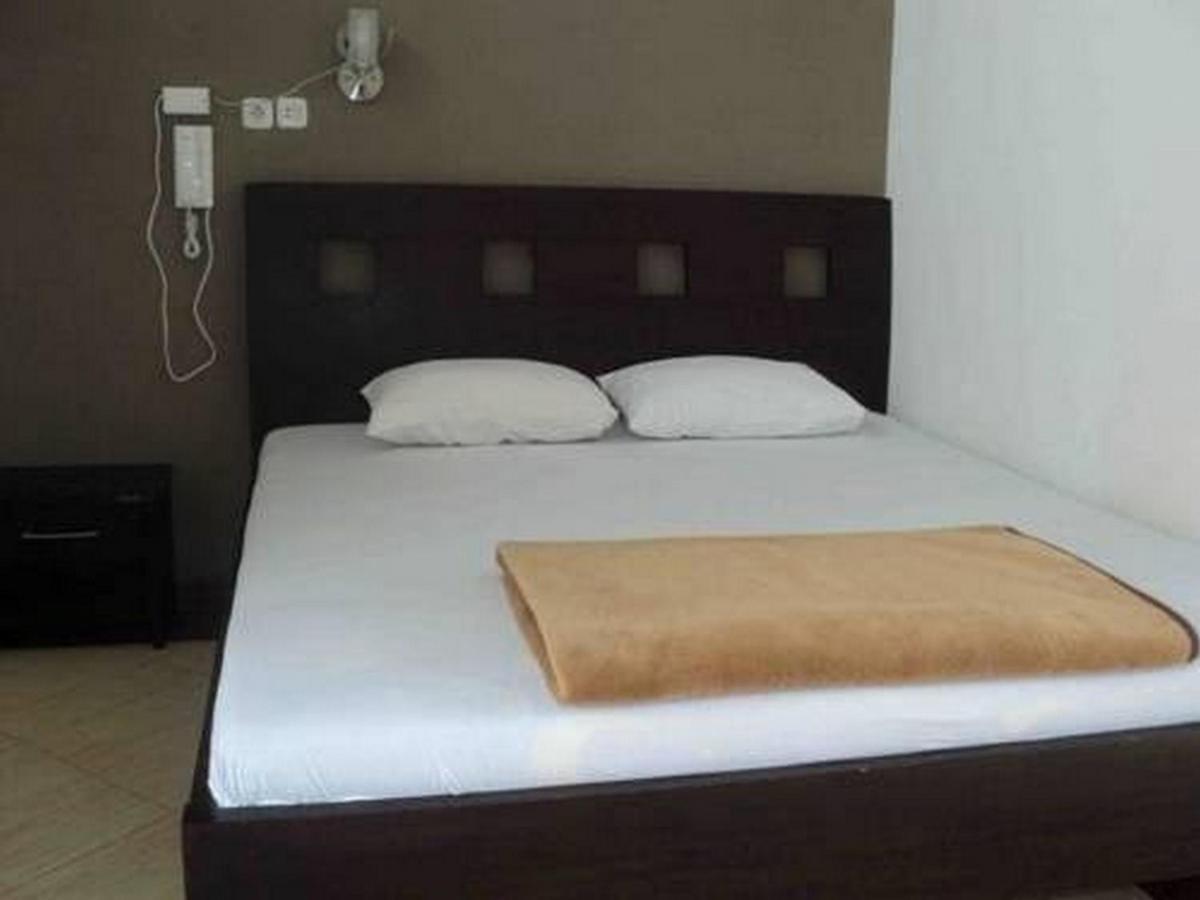 Hotel Nirwana Situbondo Redpartner Banyuanget Eksteriør bilde